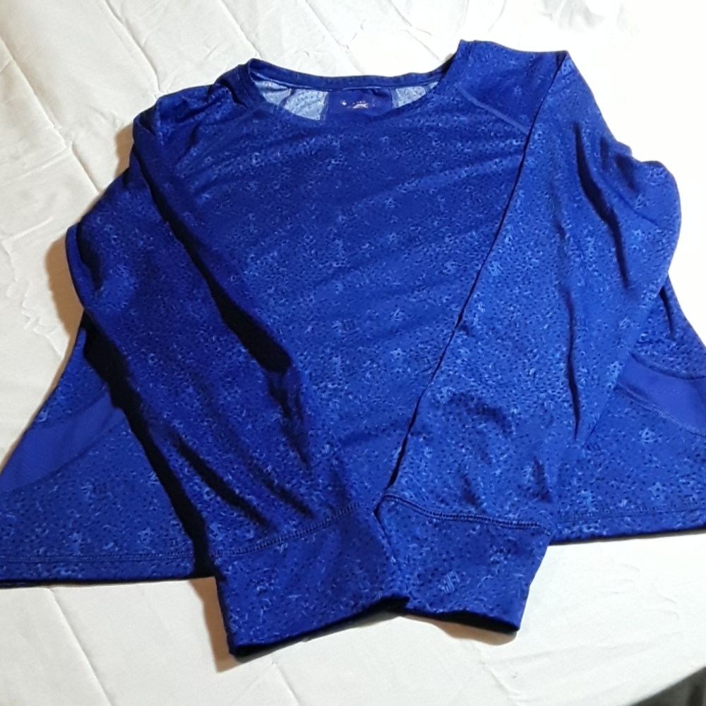 Ummm, ladies long sleeve work out shirt.
